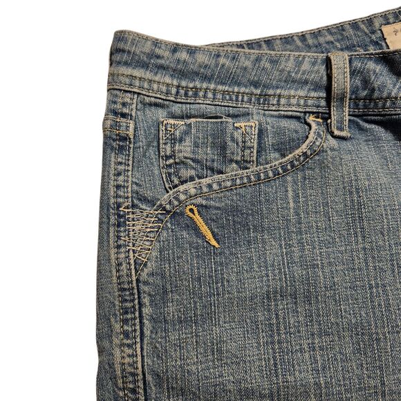 Signature Levi Strauss Denim Shorts Low Rise Light Wash Top Stitch Size Missy 16 - Picture 2 of 7